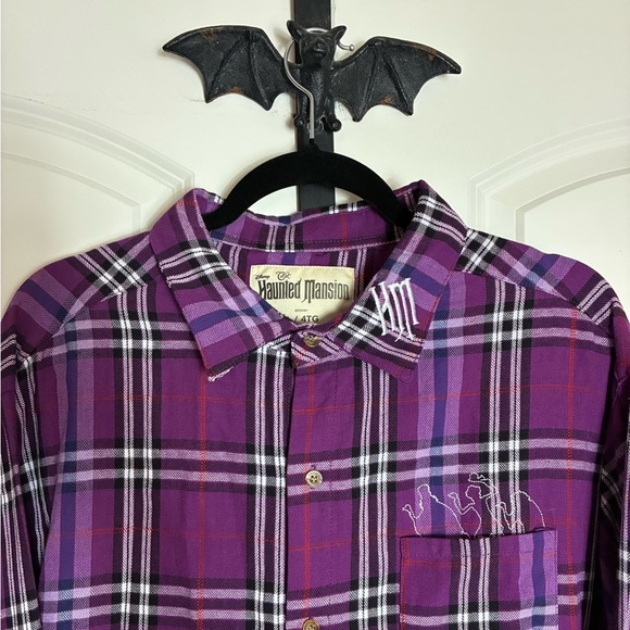 Cakeworthy NWOT Haunted Mansion Hitchhiking Ghost Plaid Button Up Shirt  4X - Picture 4 of 11